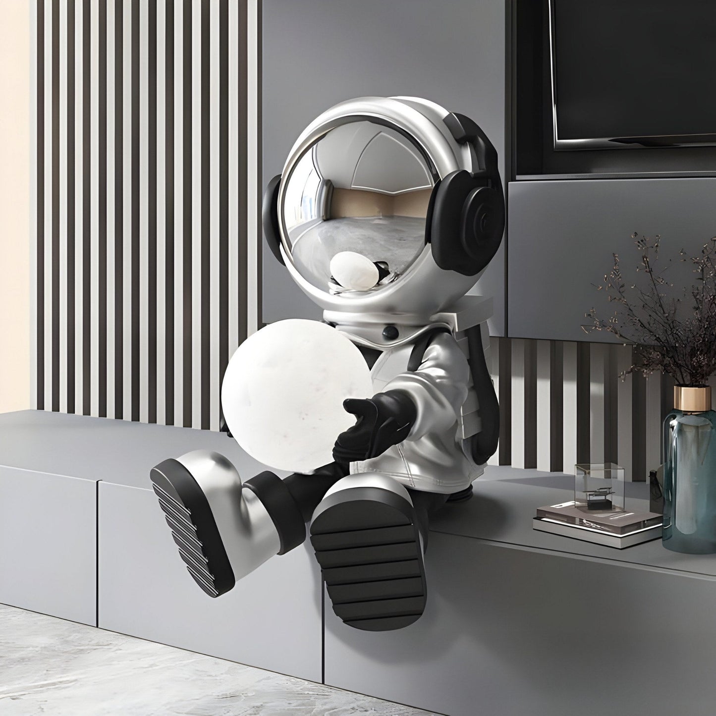 Kleine Lunar Silber Astronaut Glow Sitzende II Skulptur - 53cm